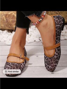 Leopard spotted flats